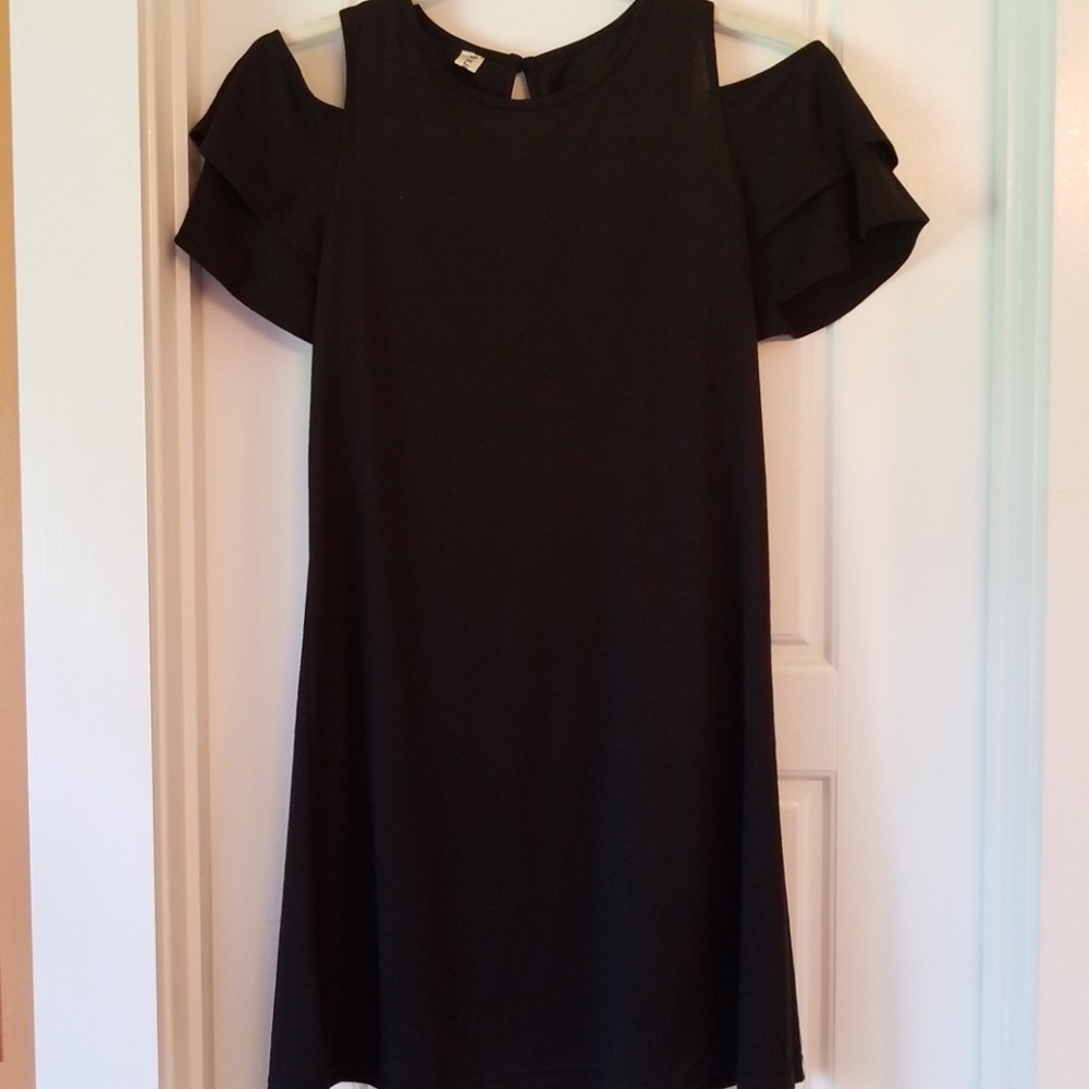 NWOT Cold shoulder dress